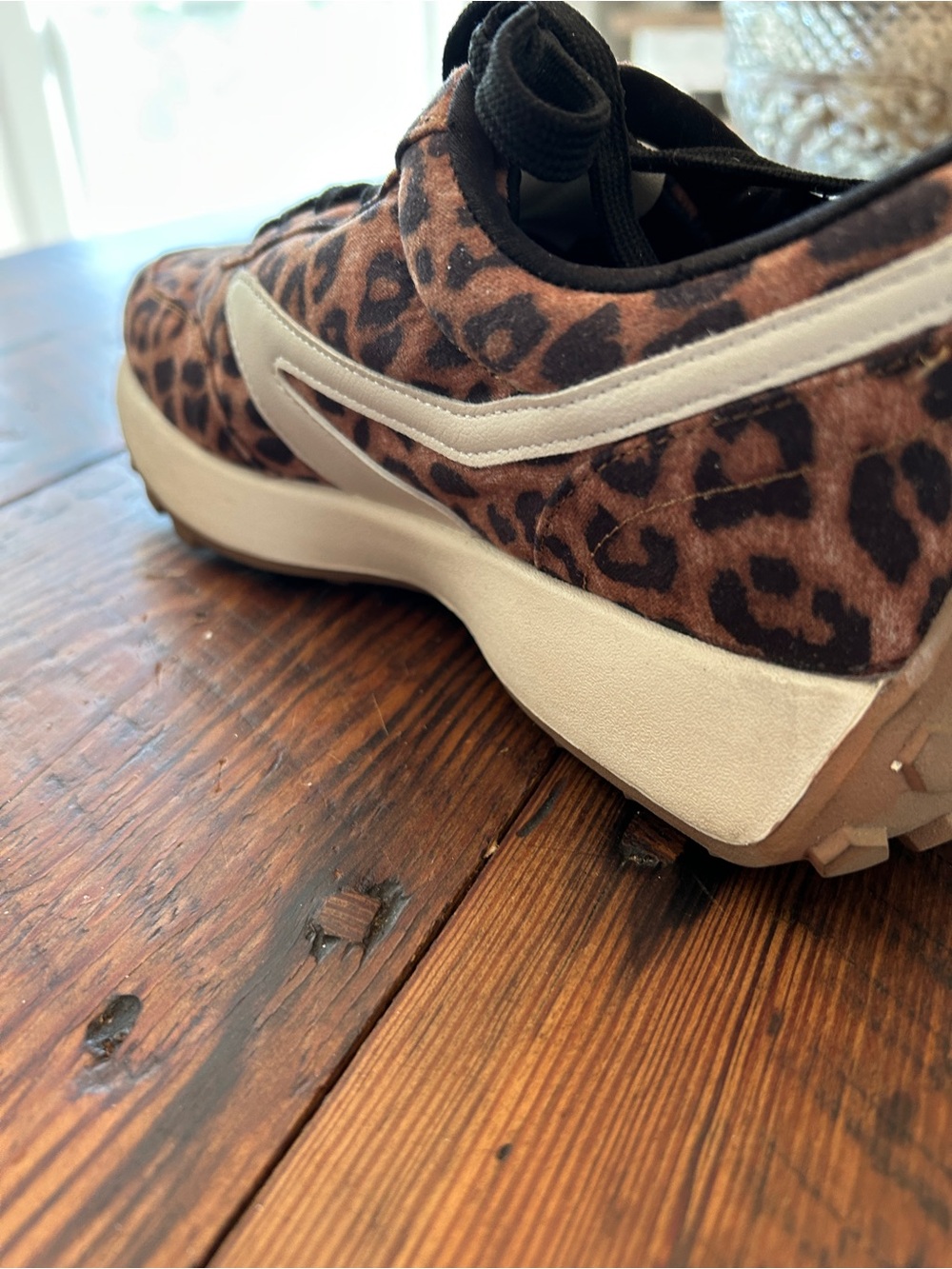Dolce Vita size 8.5 Leopard Print Athletic Sneakers - Brown/Black - Picture 7 of 9